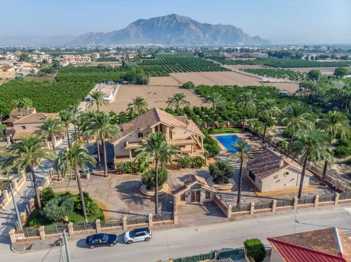Casa con piscina in vendita a N/A, imagen 2