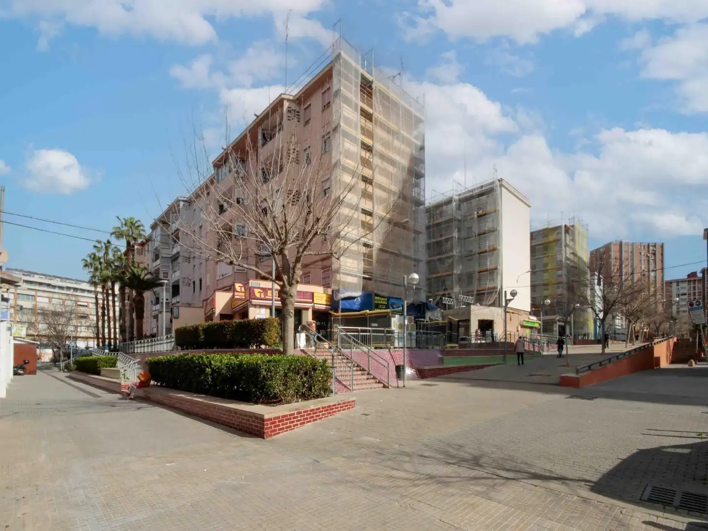 Vista exterior de Local en venta en Cornellà de Llobregat