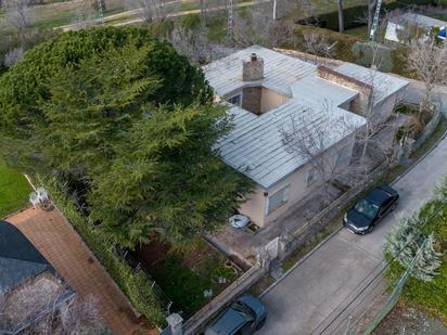 Vista exterior de Casa o xalet en venda en Collado Mediano amb Calefacció, Jardí privat i Terrassa