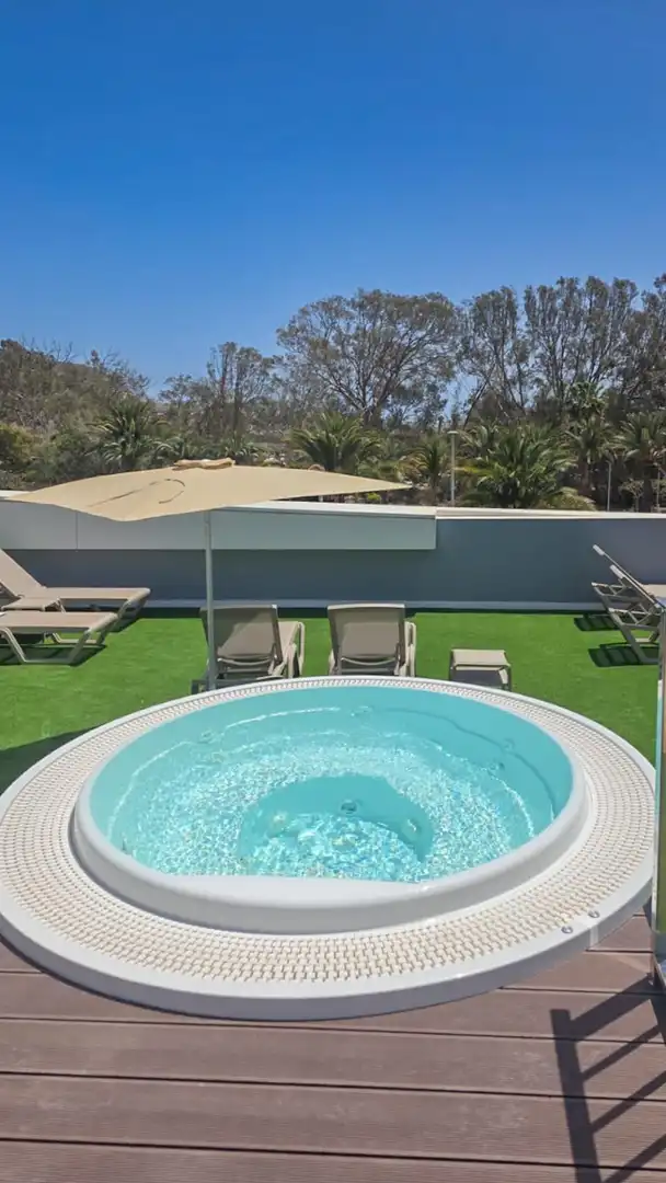 Piscina de Oficina en venta en Mogán