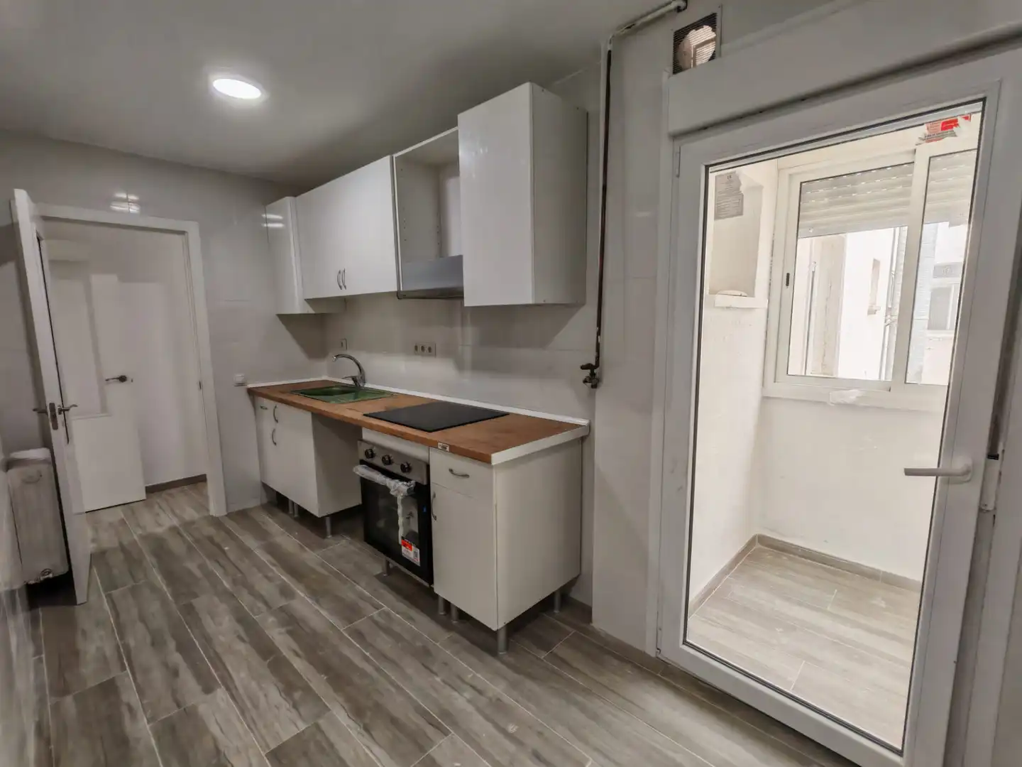 Kitchen of Flat for sale in Móstoles  with Heating, Parquet flooring and Terrace