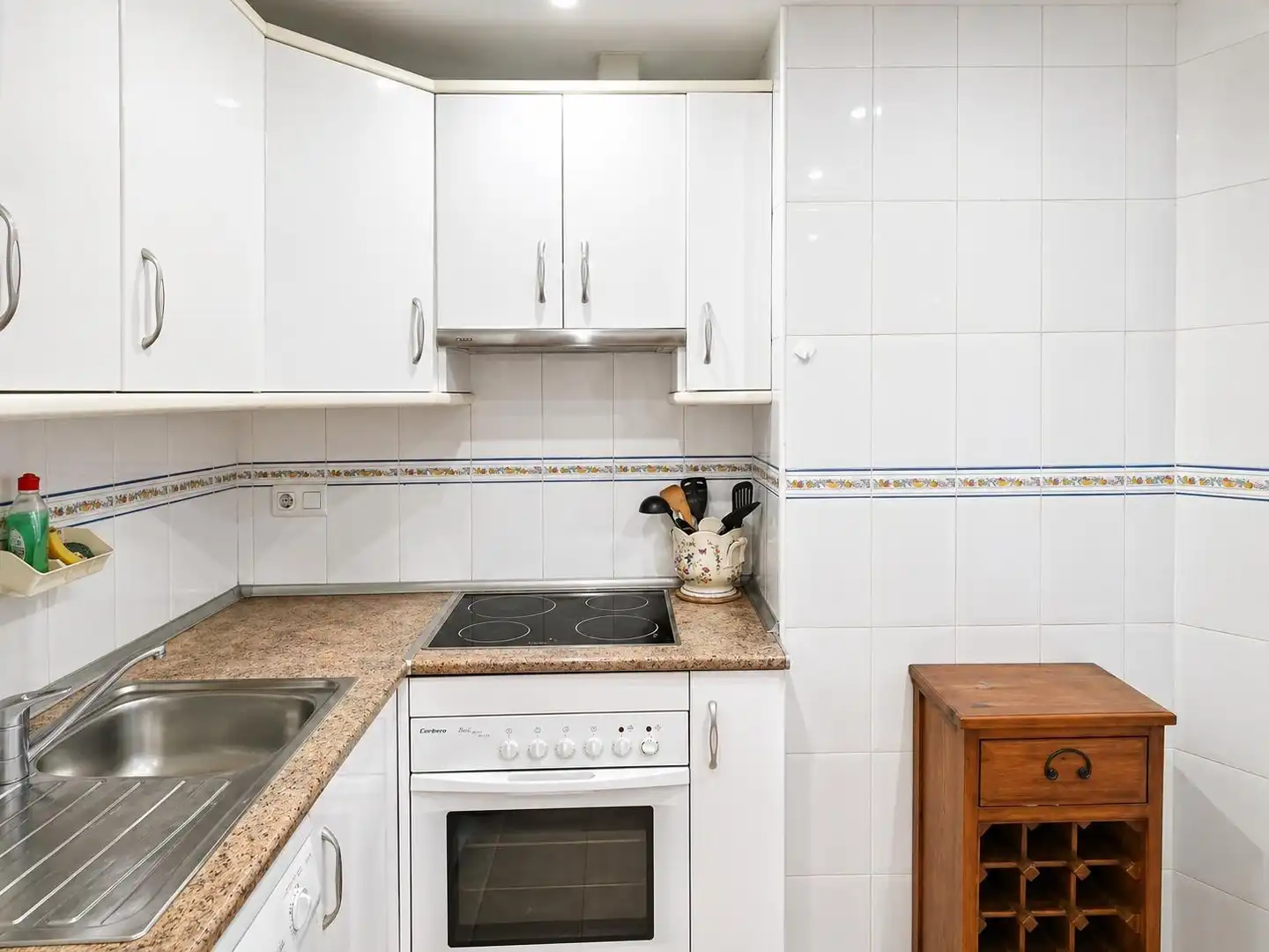 Cuina de Apartament en venda en Marbella amb Aire condicionat, Terrassa i Traster