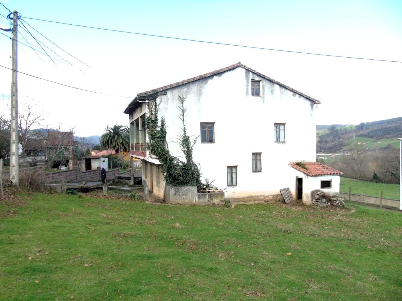 Vista exterior de Casa o xalet en venda en Santa María de Cayón amb Jardí privat, Terrassa i Traster