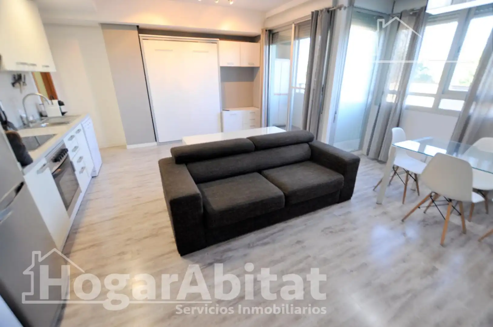 Sala d'estar de Pis en venda en Valencia amb Aire condicionat, Moblat i Balcó