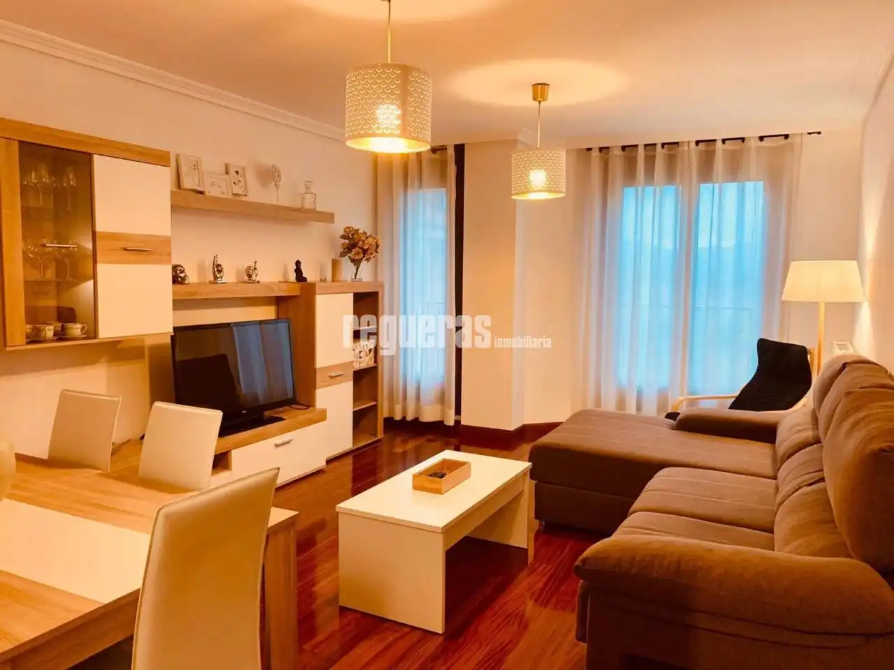 Living room of Flat for rent in Avilés  with Heating and Parquet flooring