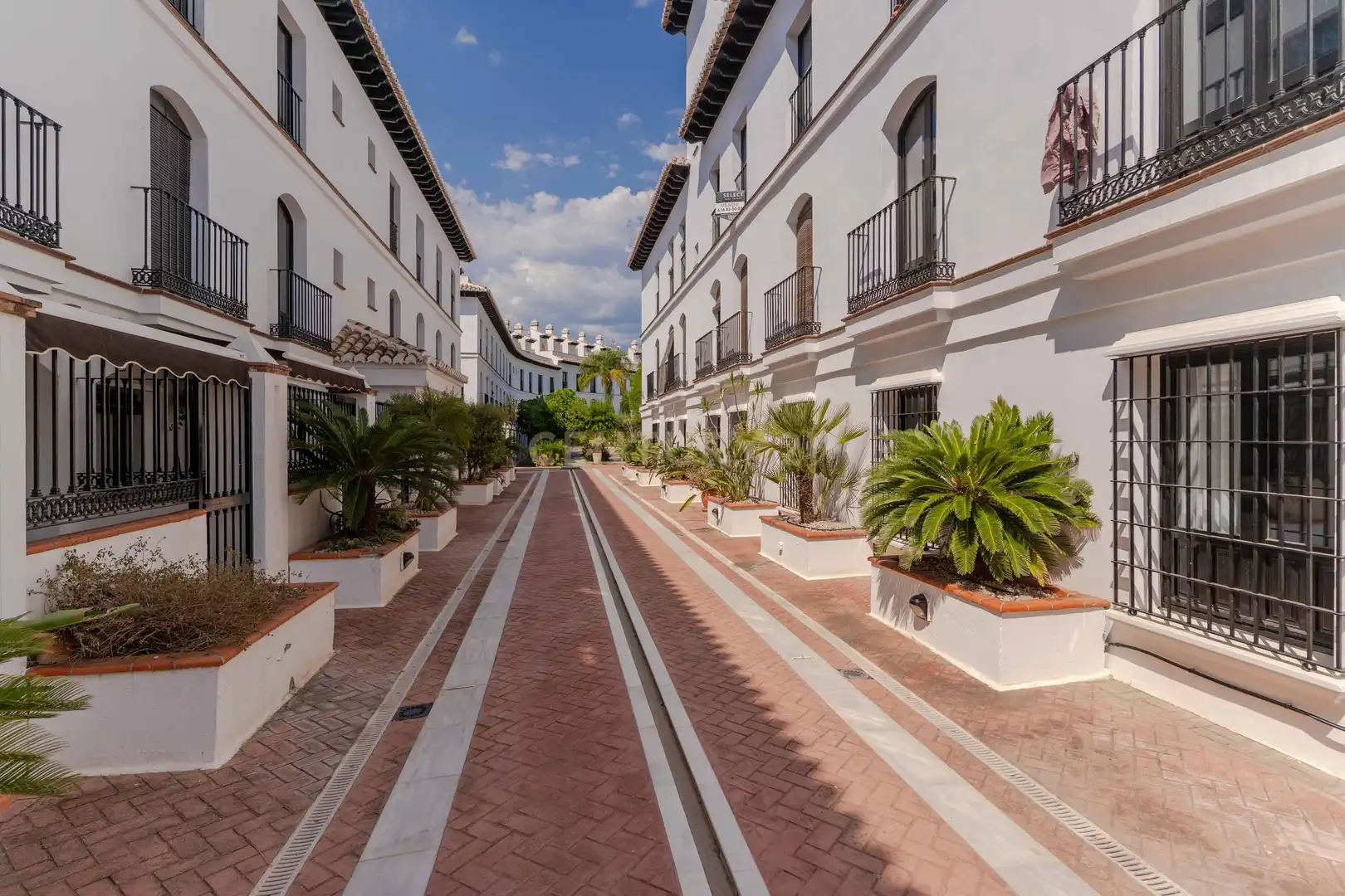 Vista exterior de Apartament en venda en Vélez de Benaudalla amb Aire condicionat i Piscina comunitària