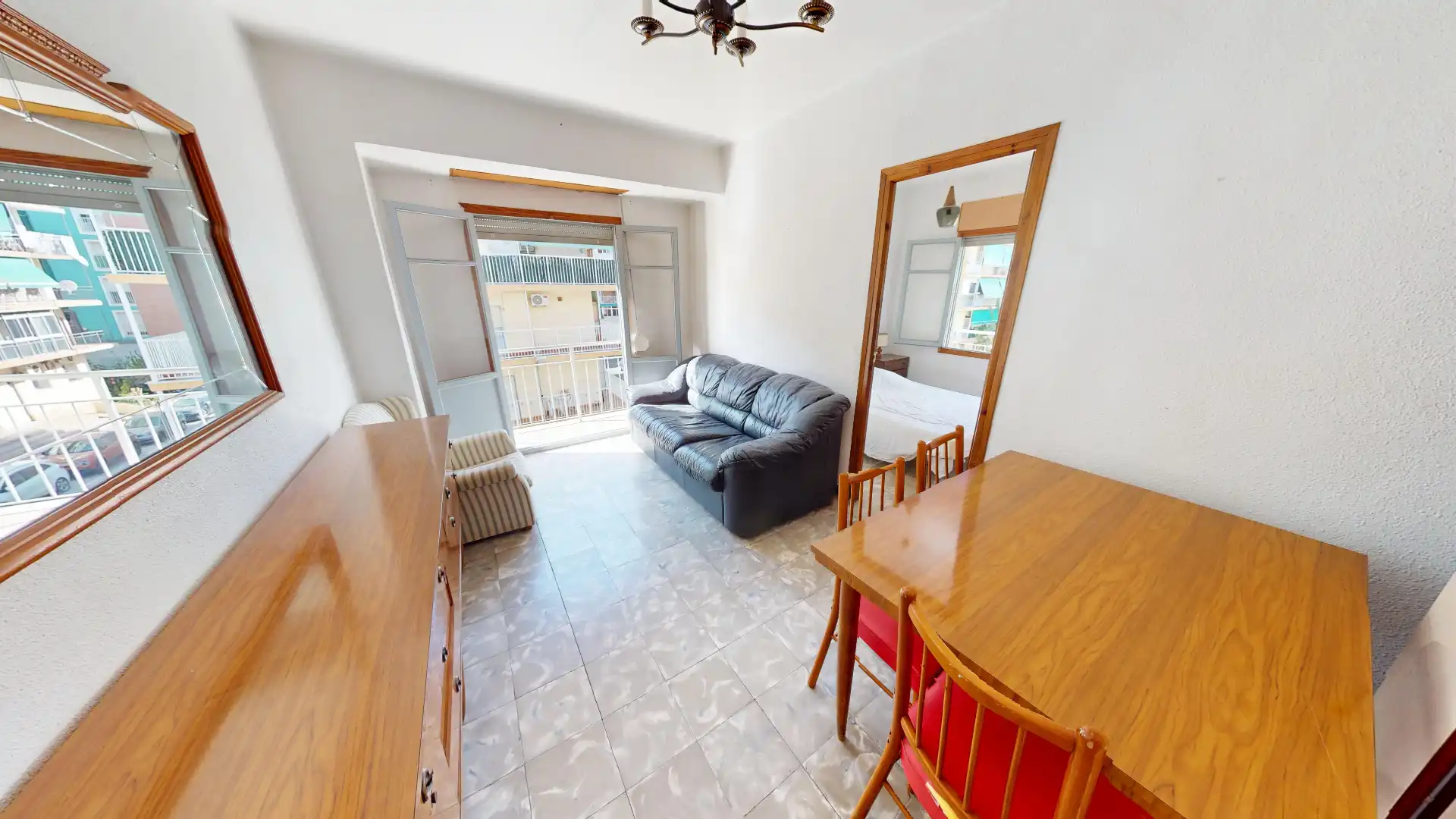 Habitación de Piso en venta en Alicante / Alacant con Terraza y Balcón