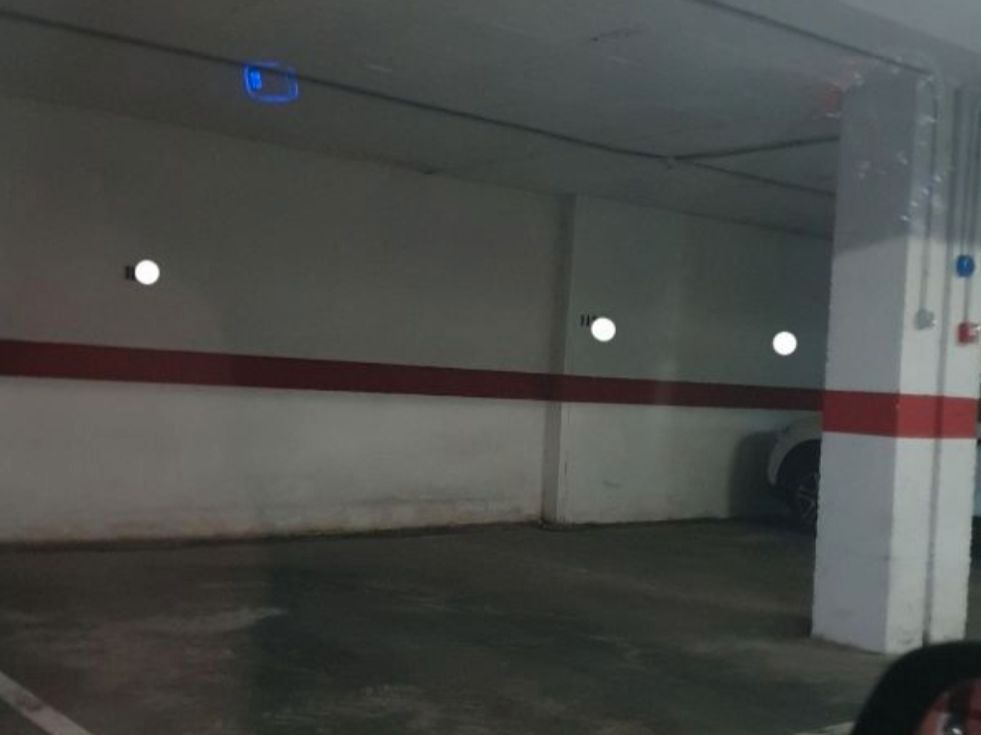 Parkplatz von Garage miete in Sax