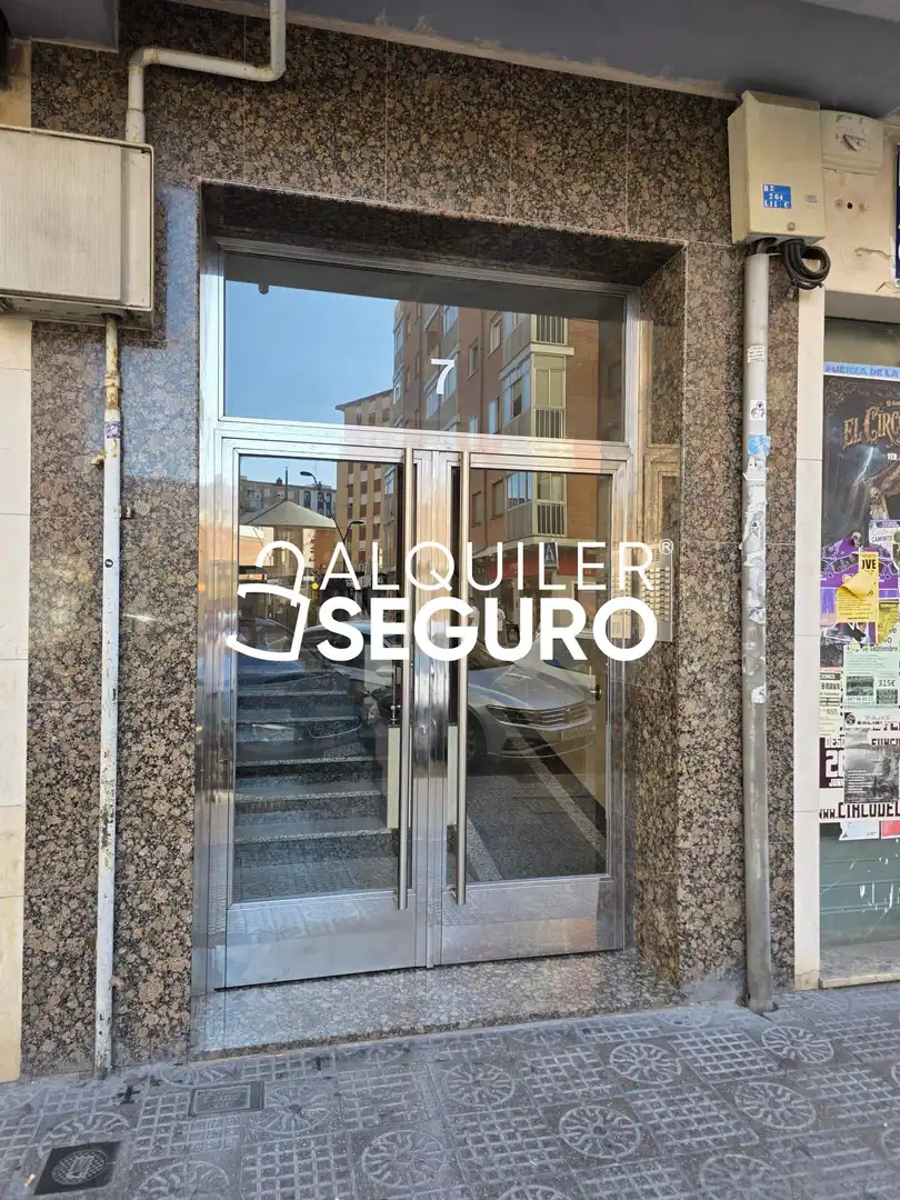 Piso de alquiler en Burgos con Calefacción, Terraza y Amueblado