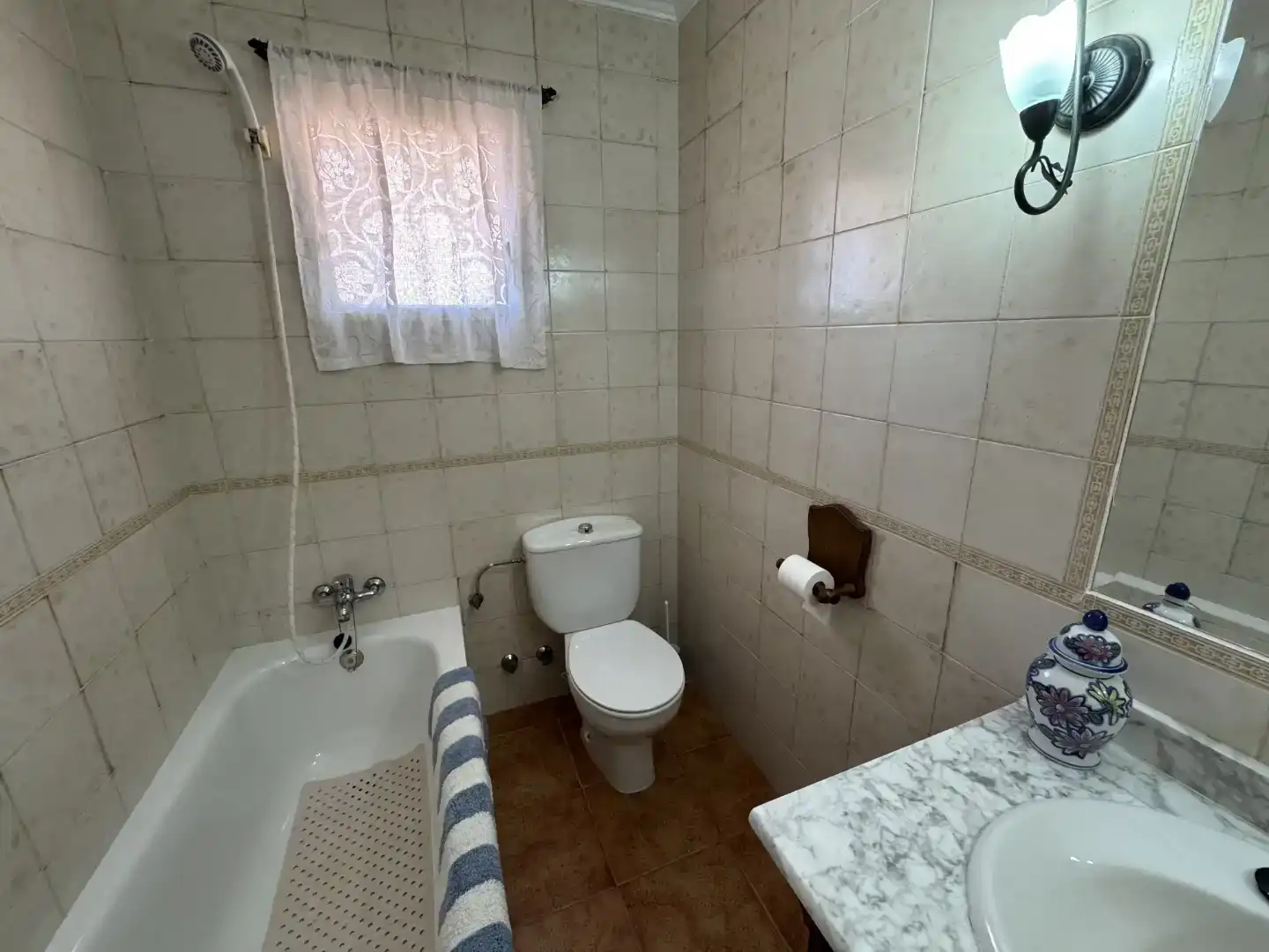 Maisonette zur Miete in Calle Via, 206, Bahia