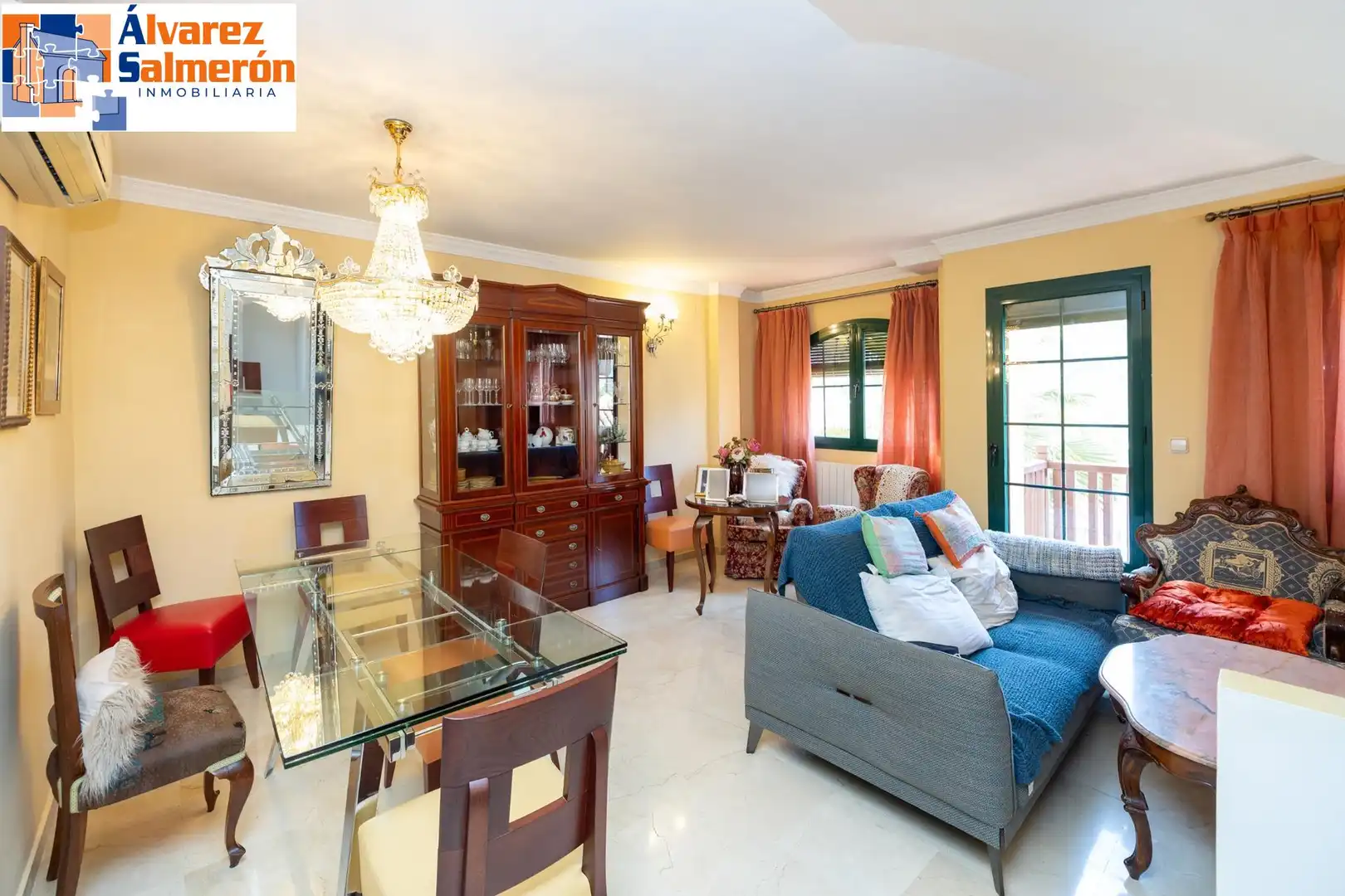Living room of Detached homes for sale in Granada  with Air Conditioner, Heating and Private garden