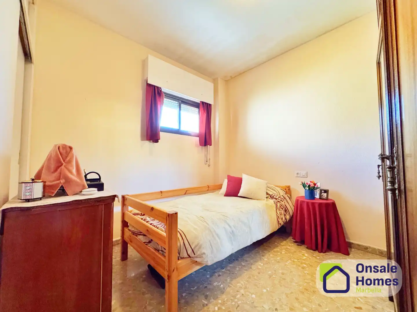 Schlafzimmer von Wohnung zum Verkauf in Marbella mit Terrasse, Balkon und Gemeinschaftspool