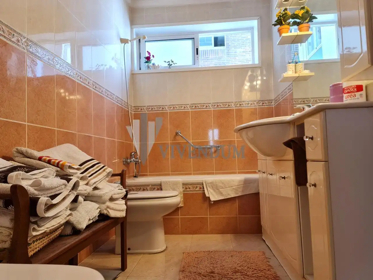 Baño de Piso en venta en Vigo  con Calefacción, Terraza y Trastero