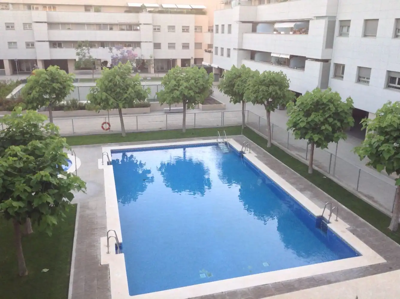 Piscina de Pis de lloguer en Valencia amb Aire condicionat, Calefacció i Jardí privat