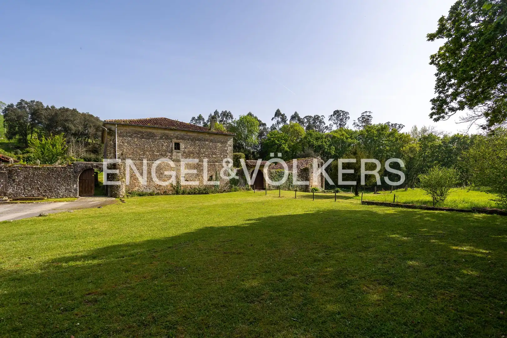 Vista exterior de Casa o chalet en venta en Ribamontán al Monte con Calefacción y Jardín privado