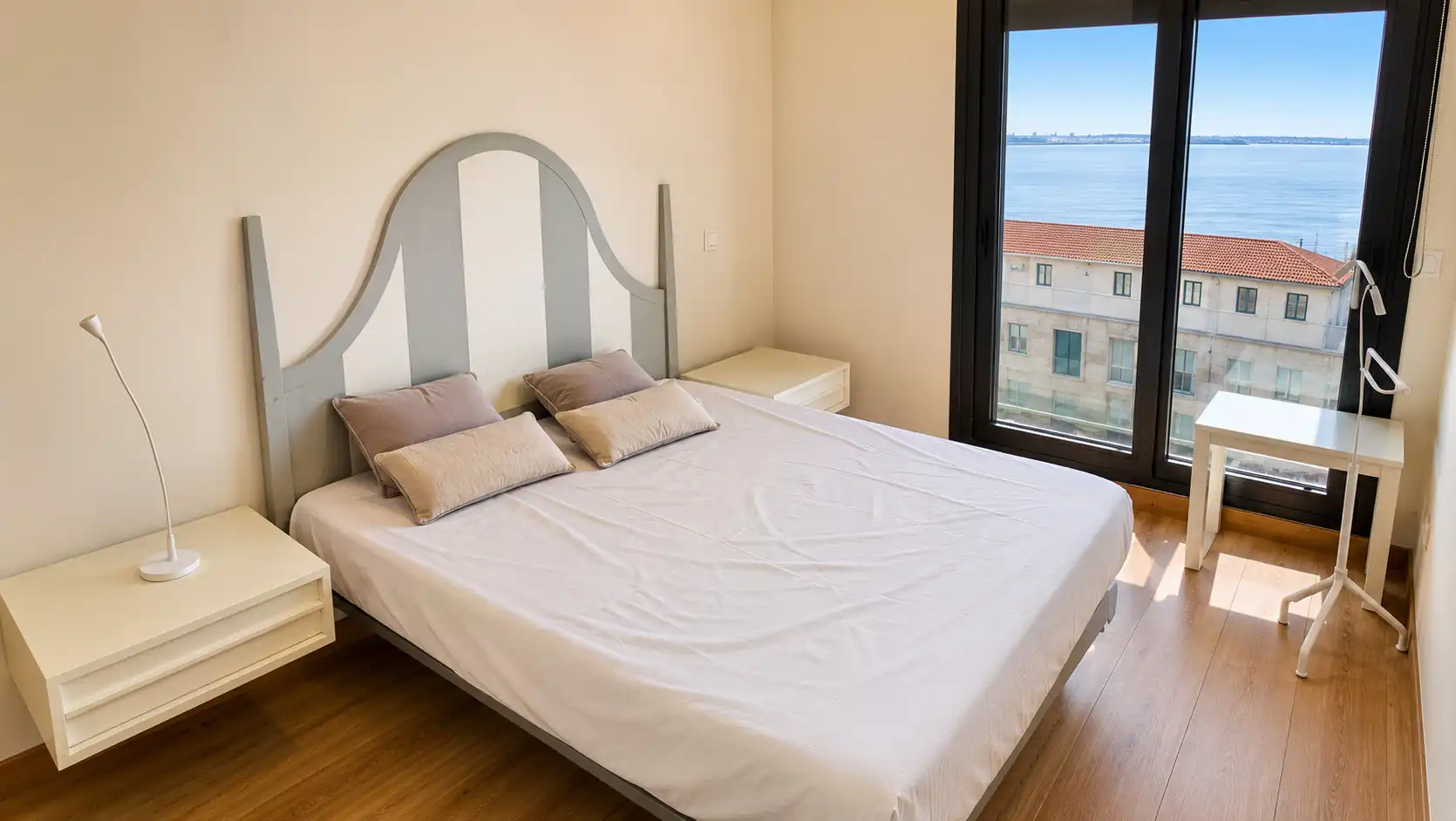 Bedroom of Flat for rent in Santander  with Furnished and Oven