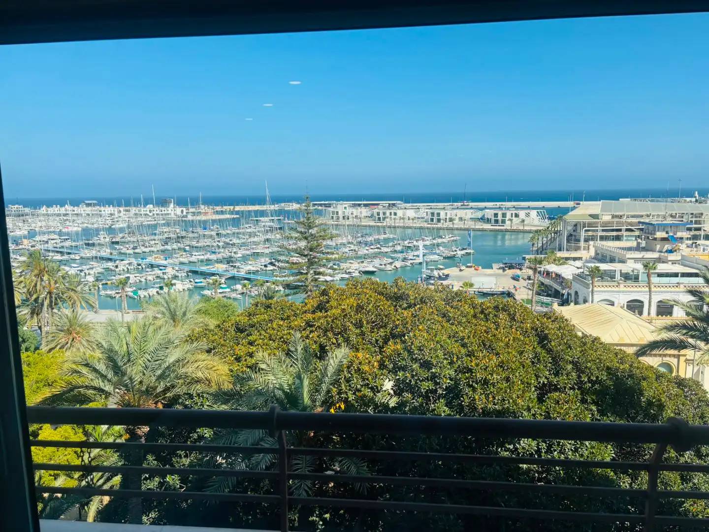 Vista exterior de Pis de lloguer en Alicante / Alacant amb Aire condicionat, Calefacció i Moblat