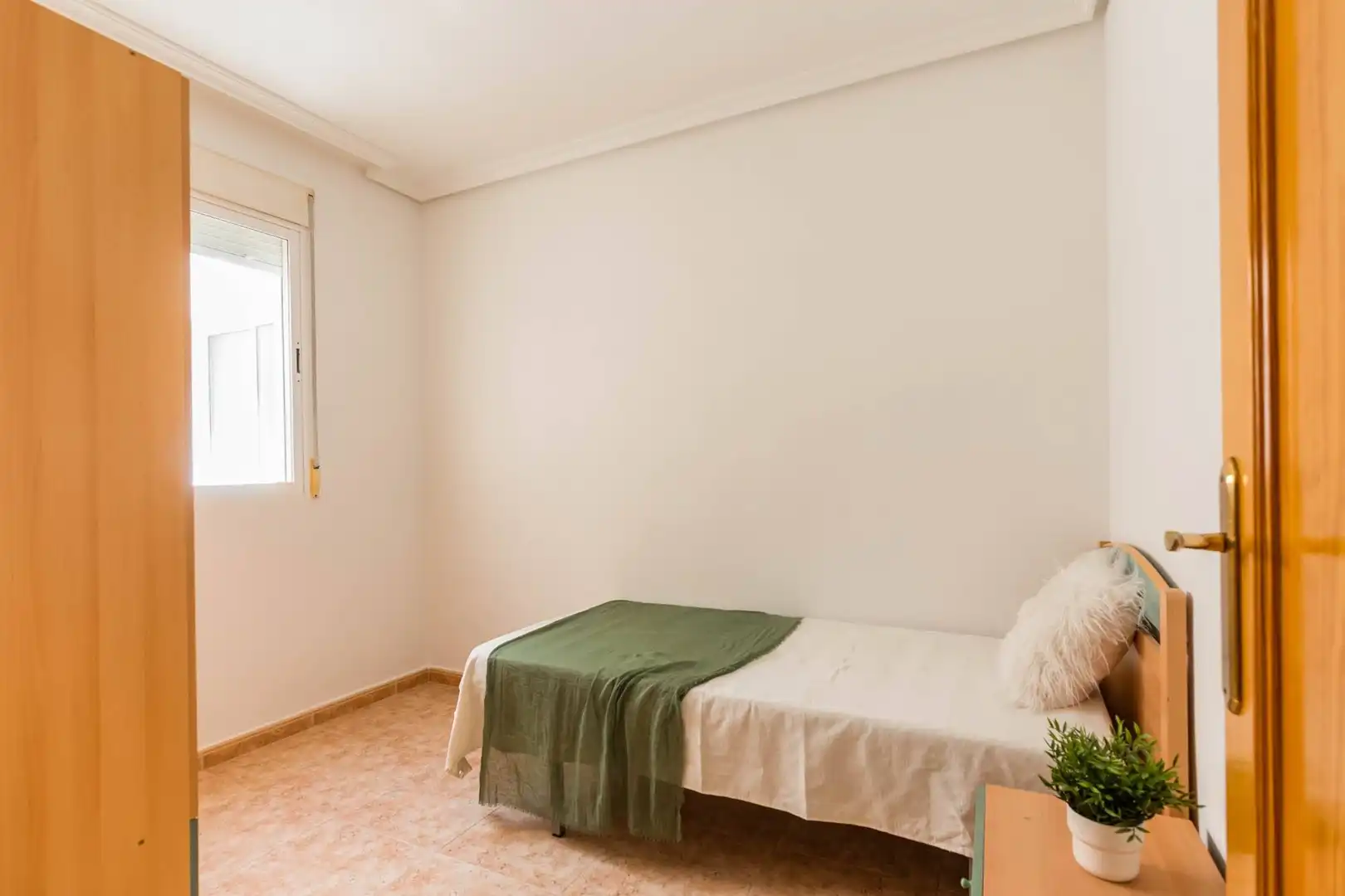 Habitación de Apartamento en venta en Murcia con Aire acondicionado, Trastero y Amueblado