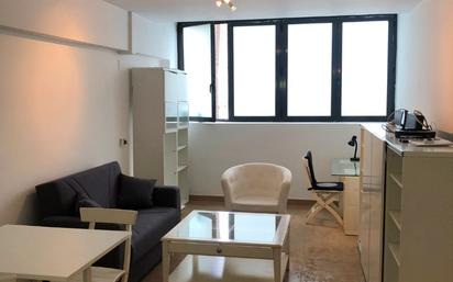 Living room of Flat for sale in  Barcelona Capital  with Air Conditioner, Furnished and Oven