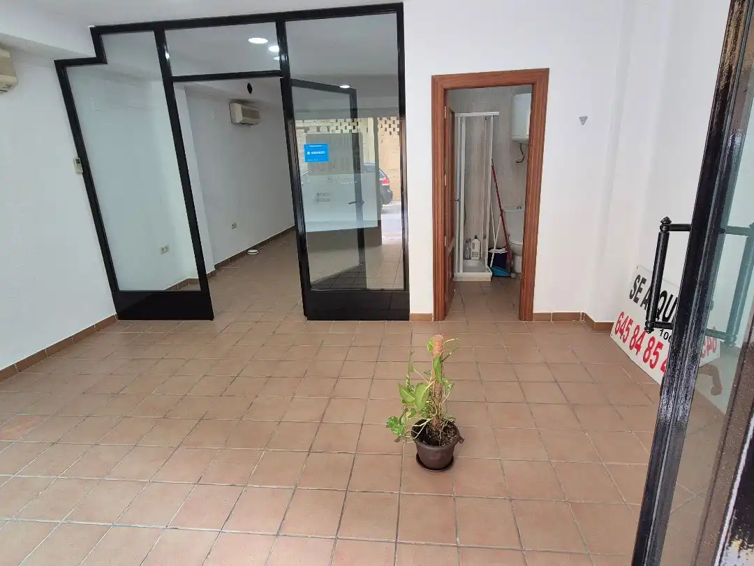 Local de alquiler en Álora con Aire acondicionado