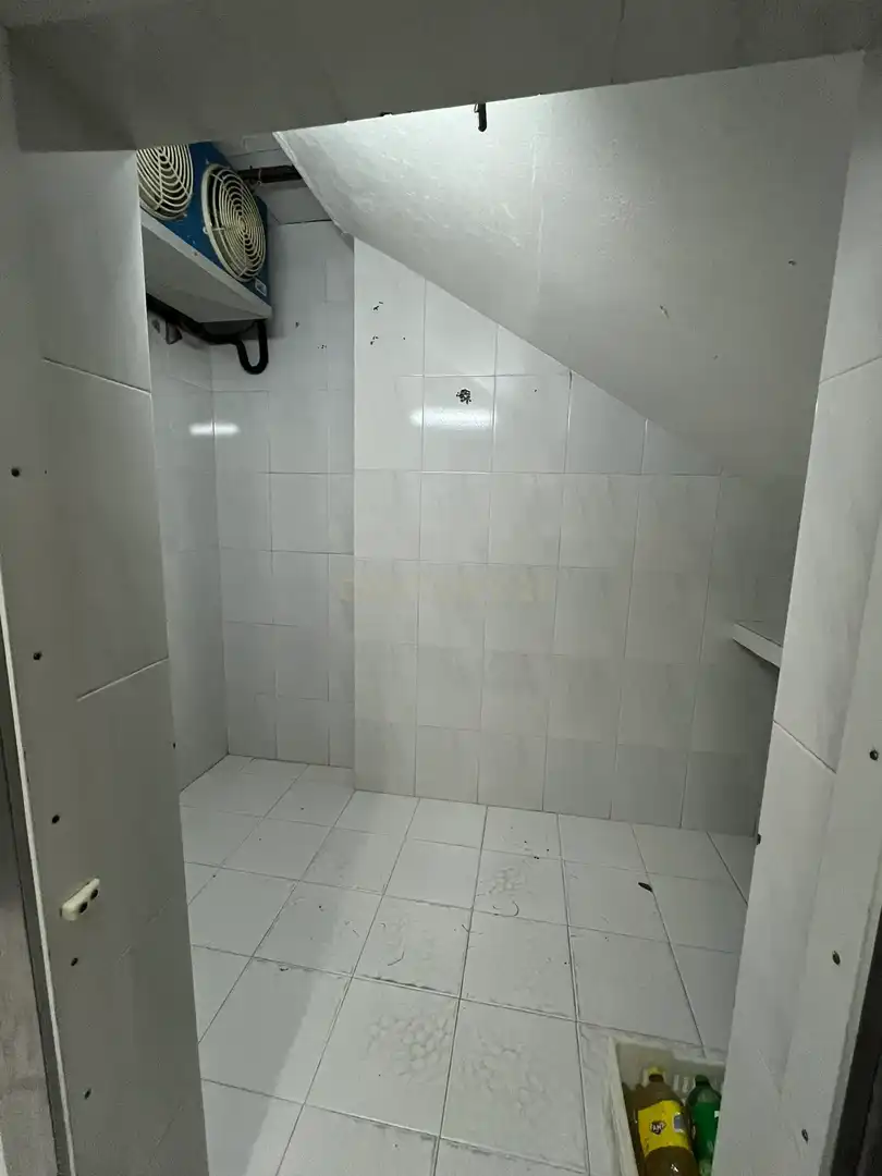Badezimmer von Geschaftsraum zur Miete in Zafra mit Klimaanlage und Alarm