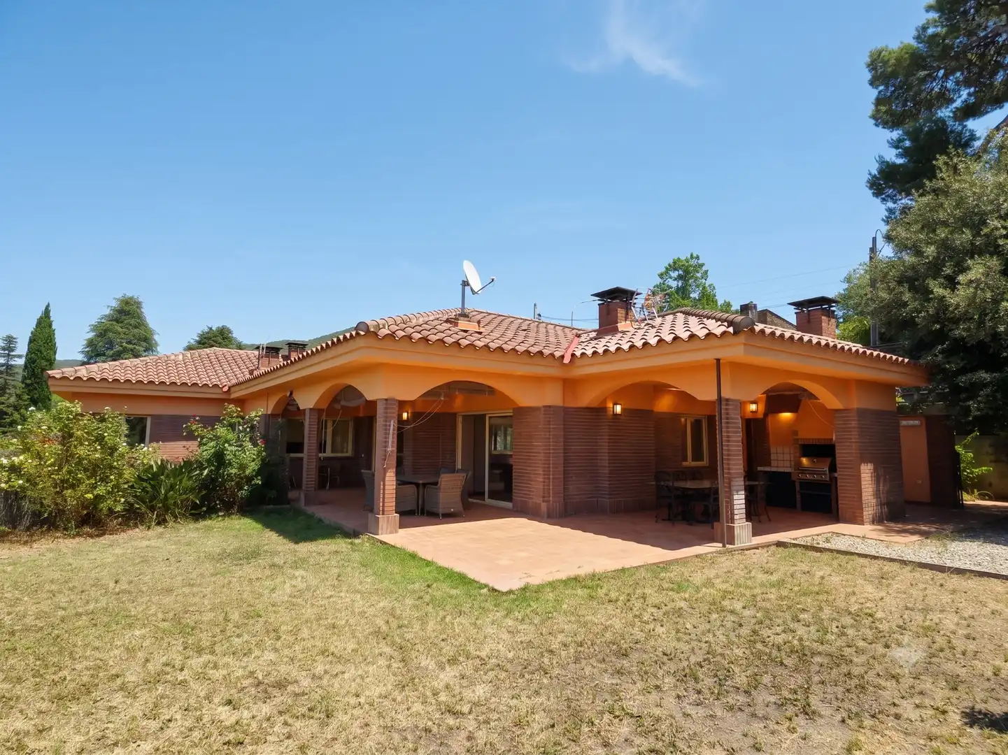 Vista exterior de Casa o xalet en venda en La Garriga amb Jardí privat i Terrassa