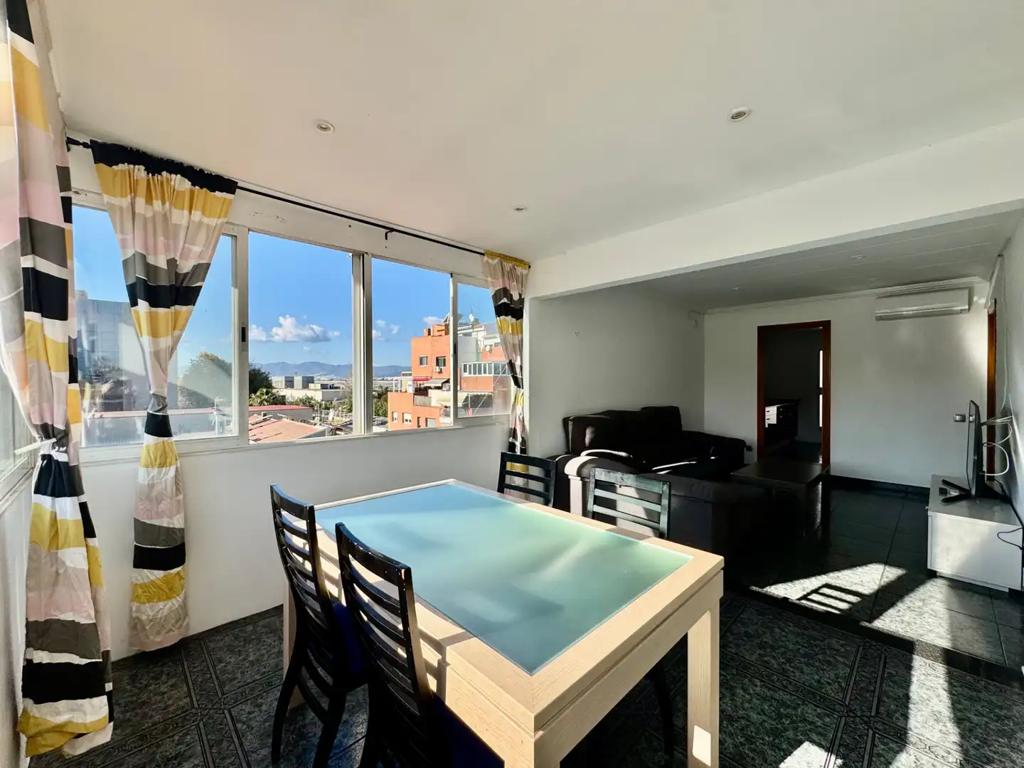Vista exterior de Ático en venta en El Prat de Llobregat con Aire acondicionado, Calefacción y Terraza