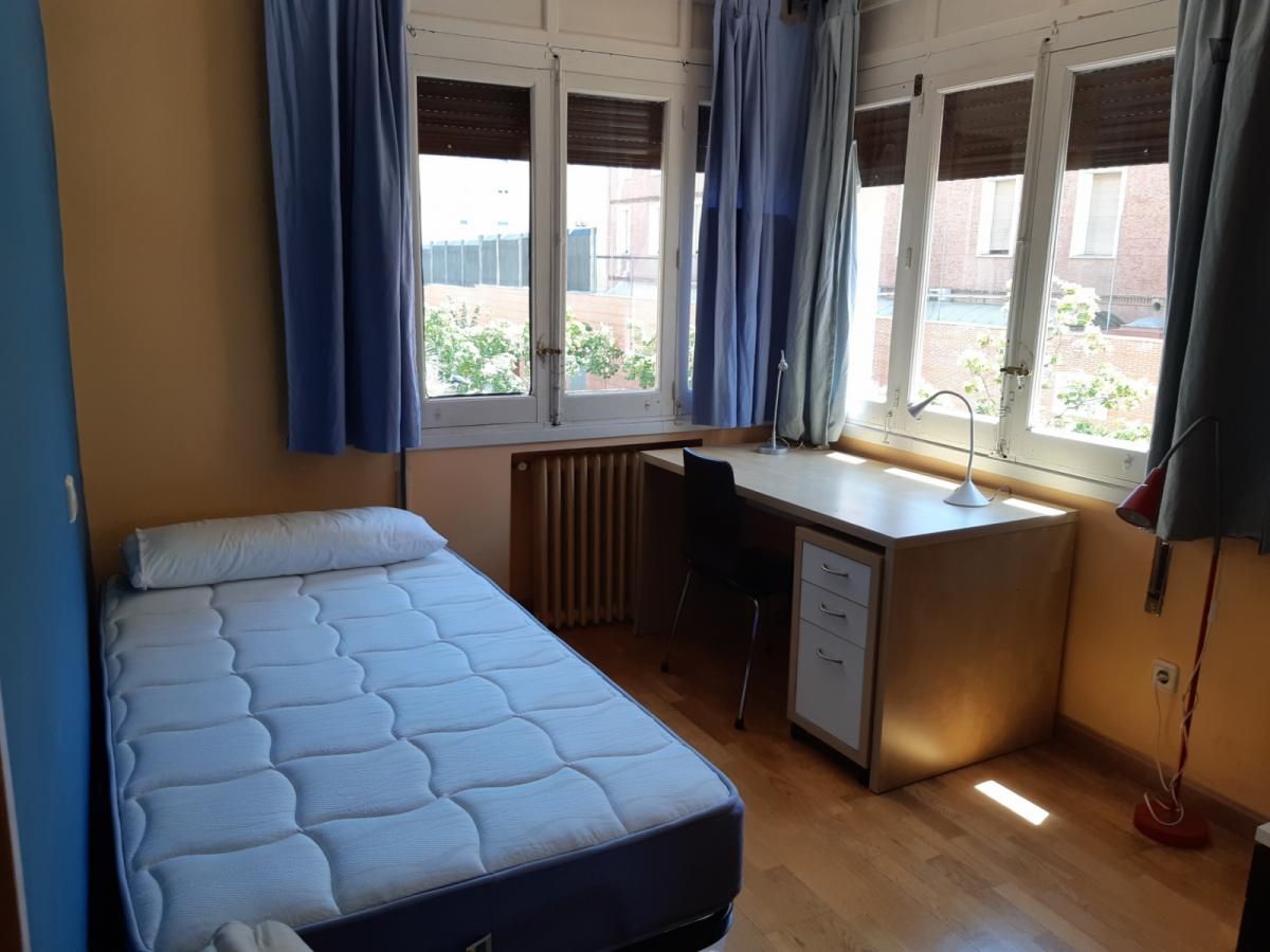 Bedroom of Apartment to share in  Madrid Capital  with Heating, Furnished and Oven