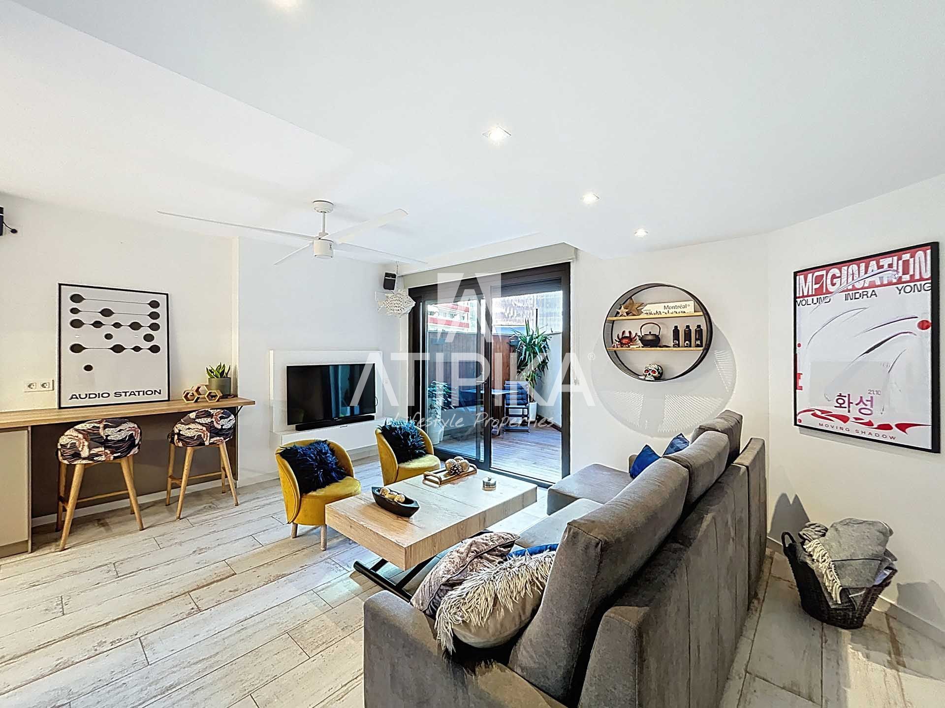 Sala de estar de Dúplex de alquiler en  Barcelona Capital con Aire acondicionado, Parquet y Terraza