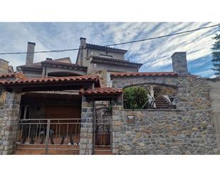Vista exterior de Casa o xalet en venda en Berga amb Calefacció, Jardí privat i Terrassa