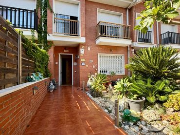 Semi-detached house with pool for sale in Zona Alta