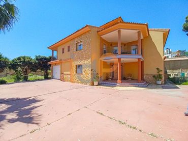 Maison avec balcon à vendre à Burjulu - La Mulería