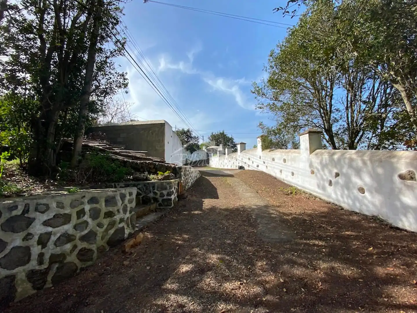 Vista exterior de Casa o xalet en venda en El Tanque amb Jardí privat, Terrassa i Traster