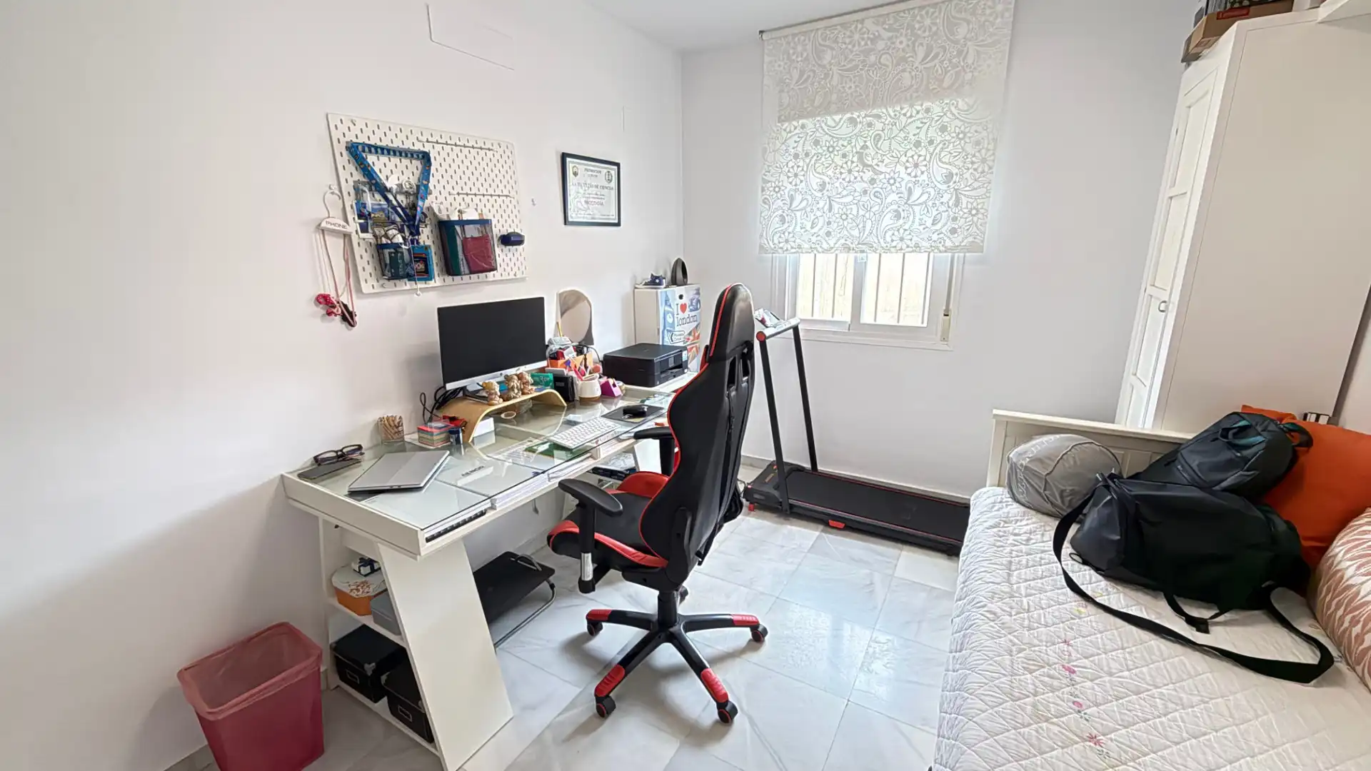 Habitación de Piso en venta en Vélez-Málaga con Aire acondicionado, Terraza y Amueblado