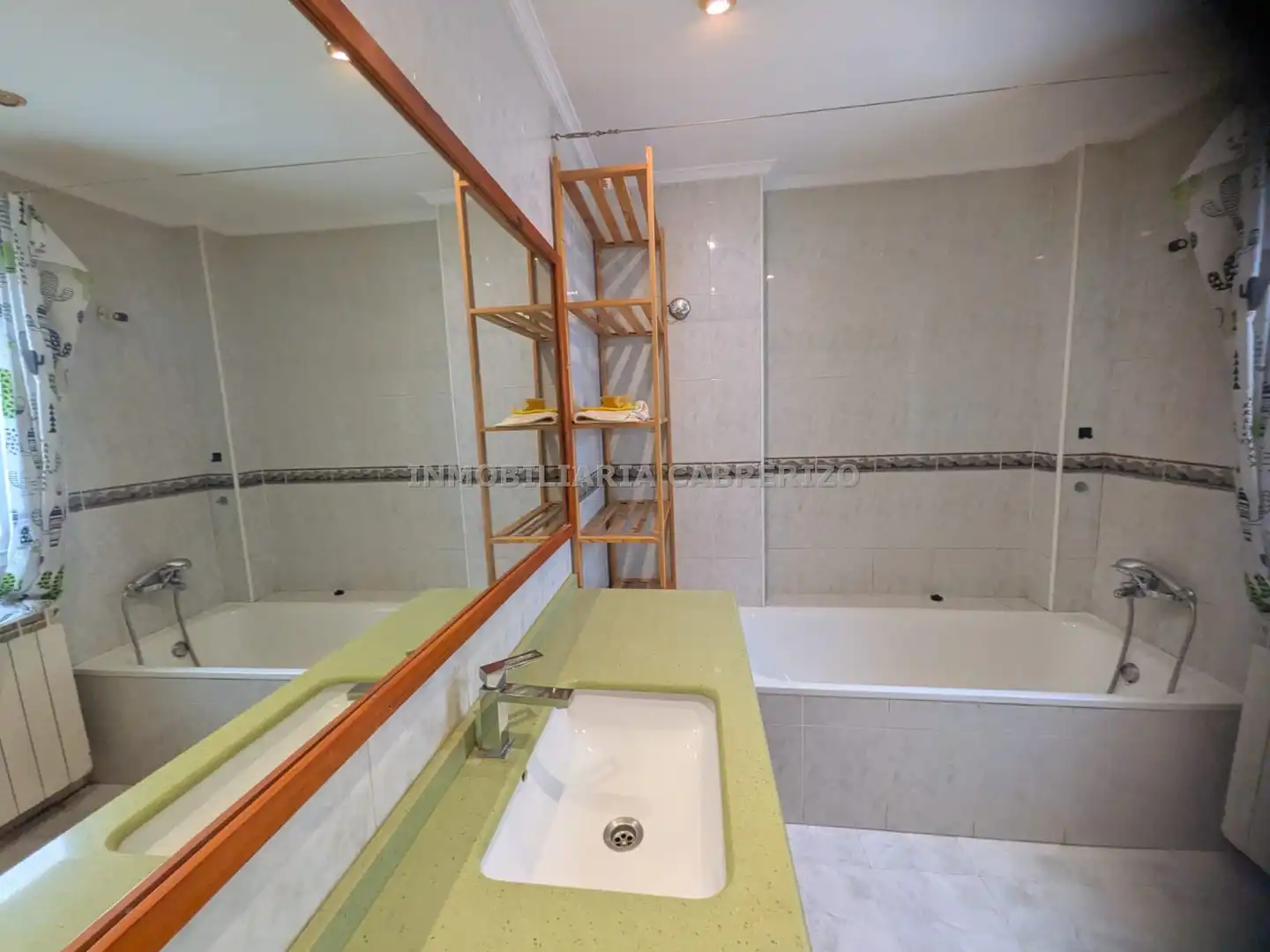 Baño de Apartamento en venta en  Logroño con Calefacción, Parquet y Terraza