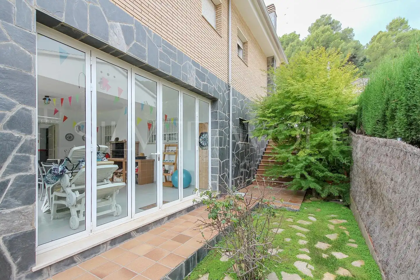 Vista exterior de Casa o chalet en venta en Vallirana, Barcelona