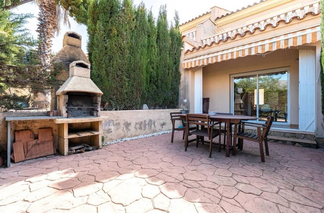 Terrassa de Casa adosada en venda en Mont-roig del Camp amb Aire condicionat, Calefacció i Jardí privat