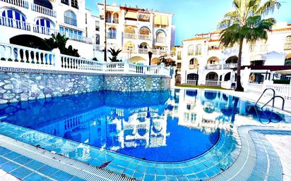 Piscina de Casa adosada en venda en Mijas amb Aire condicionat, Calefacció i Jardí privat