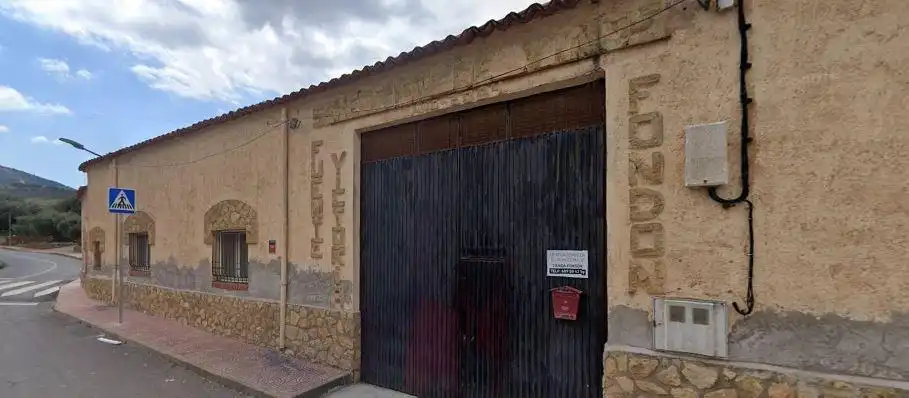 Vista exterior de Local en venta en Gijón 
