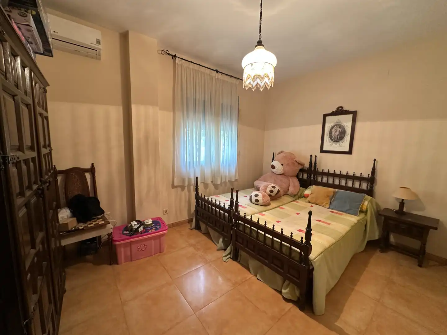 Dormitori de Casa o xalet en venda en Úbeda amb Aire condicionat, Jardí privat i Terrassa