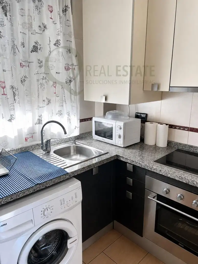 Cocina de Piso de alquiler en El Campello con Aire acondicionado, Jardín privado y Terraza