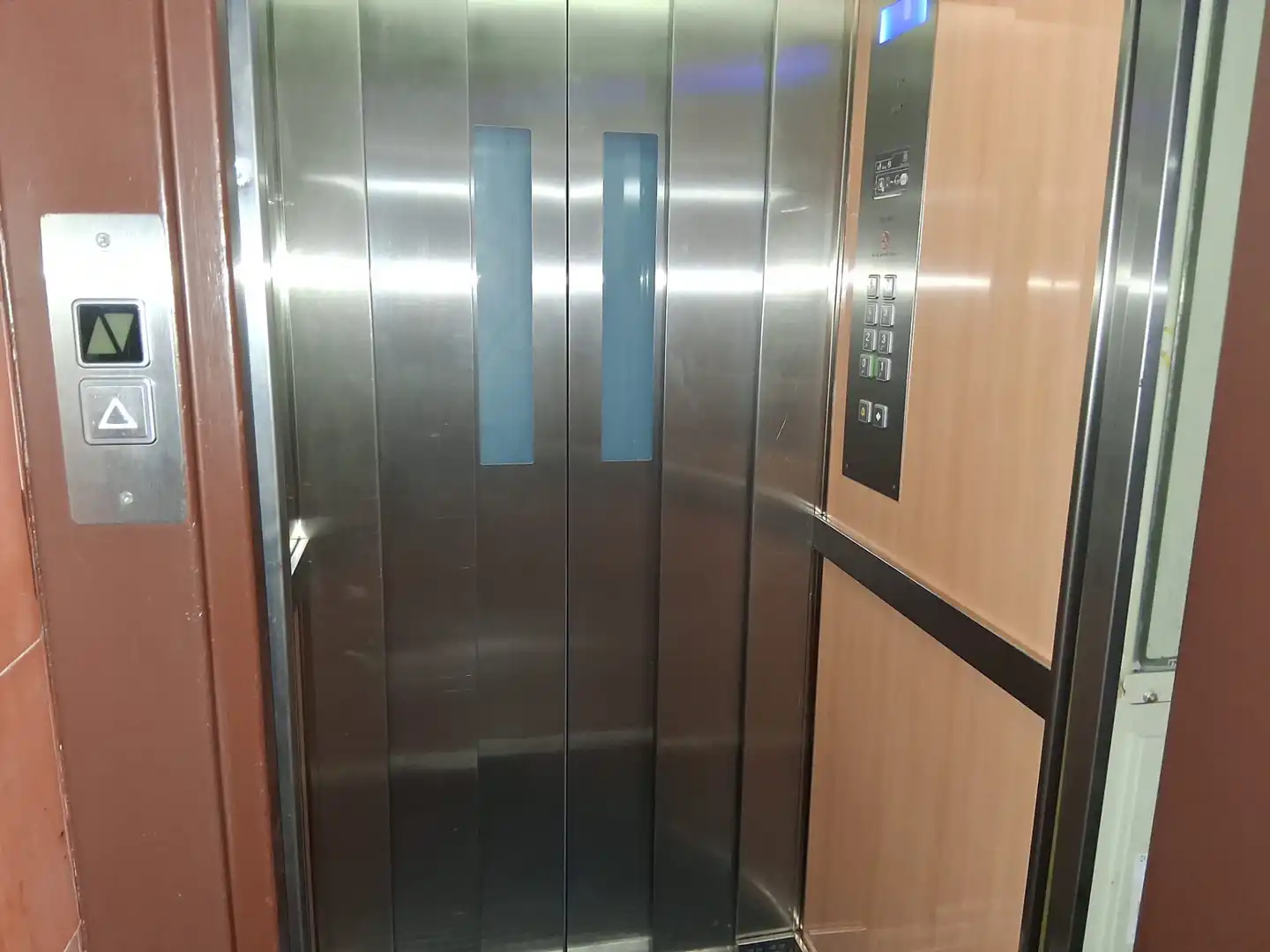 Wohnung zum Verkauf in Sabadell mit Heizung, Parkett und Ofen