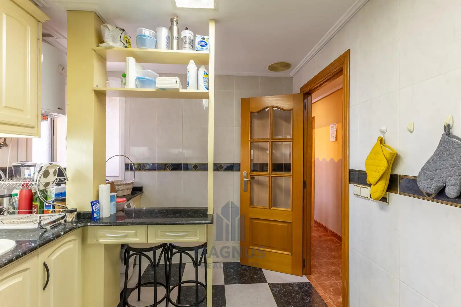 Küche von Wohnung zum Verkauf in Valencia mit Klimaanlage und Balkon