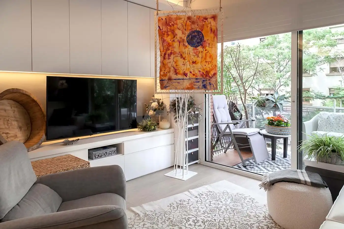 Living room of Study for sale in Barcelona  with Air Conditioner and Heating