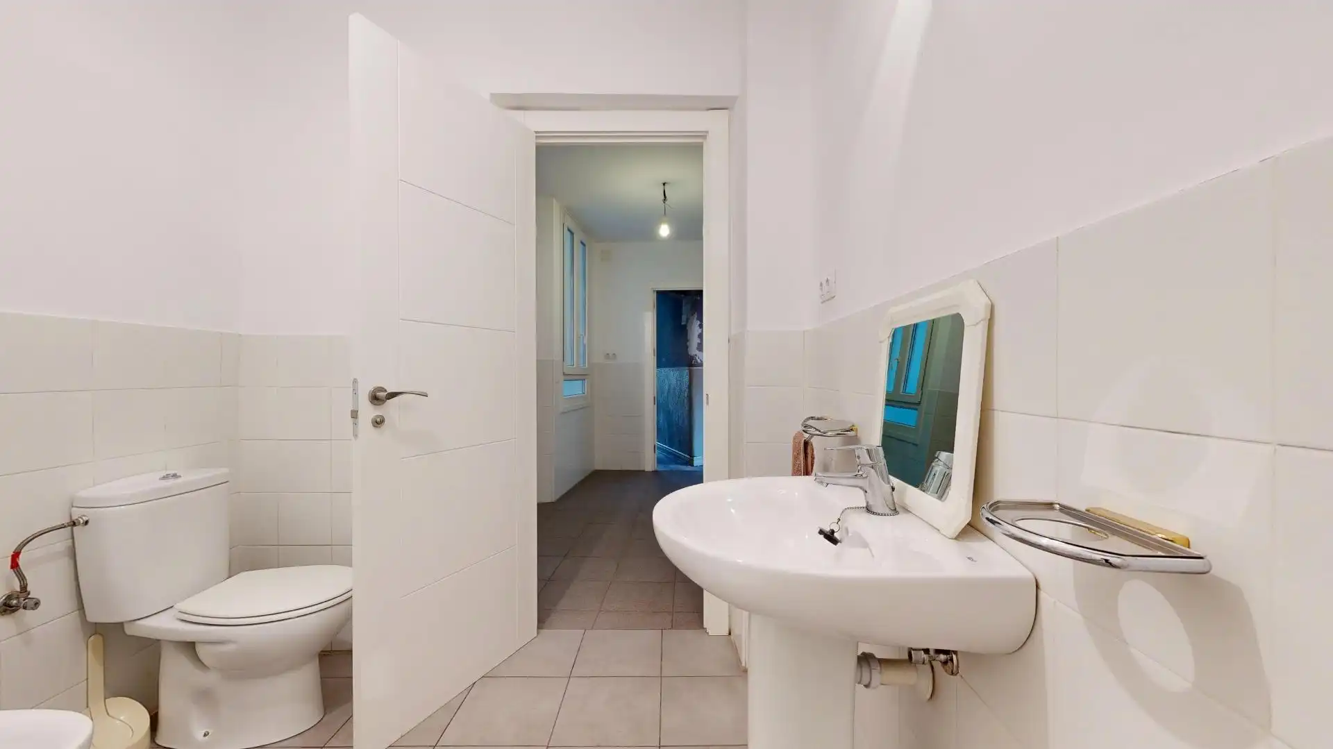 Baño de Piso en venta en Bilbao  con Calefacción, Terraza y Balcón