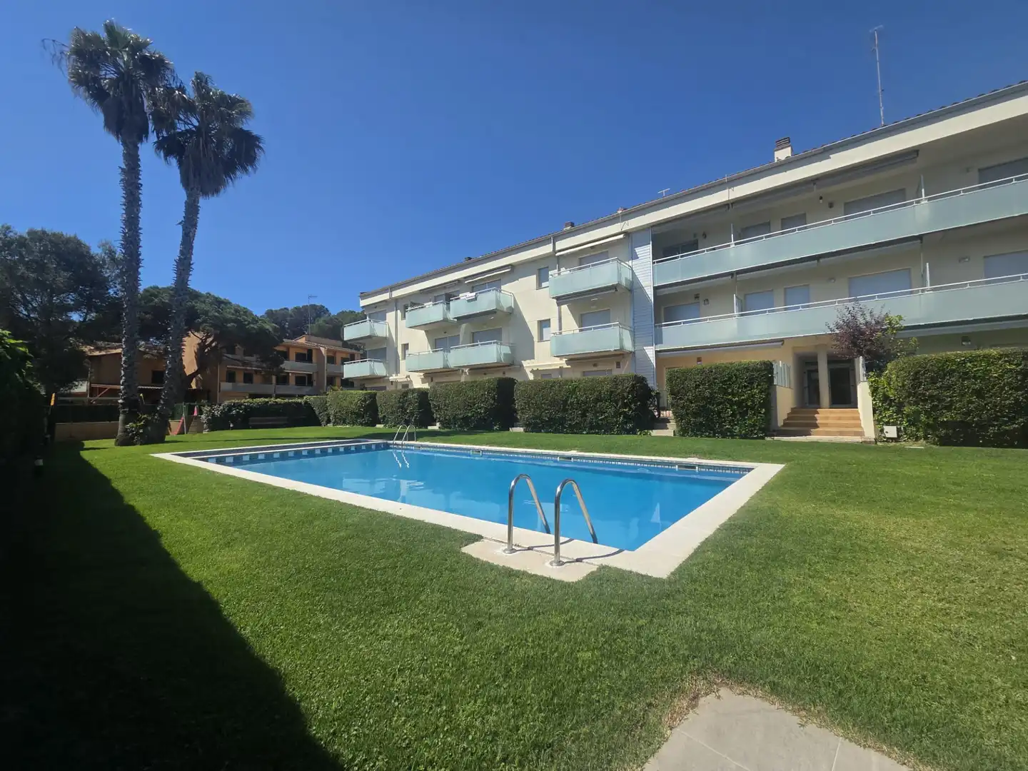 Schwimmbecken von Maisonette zum Verkauf in Palamós mit Klimaanlage, Heizung und Terrasse