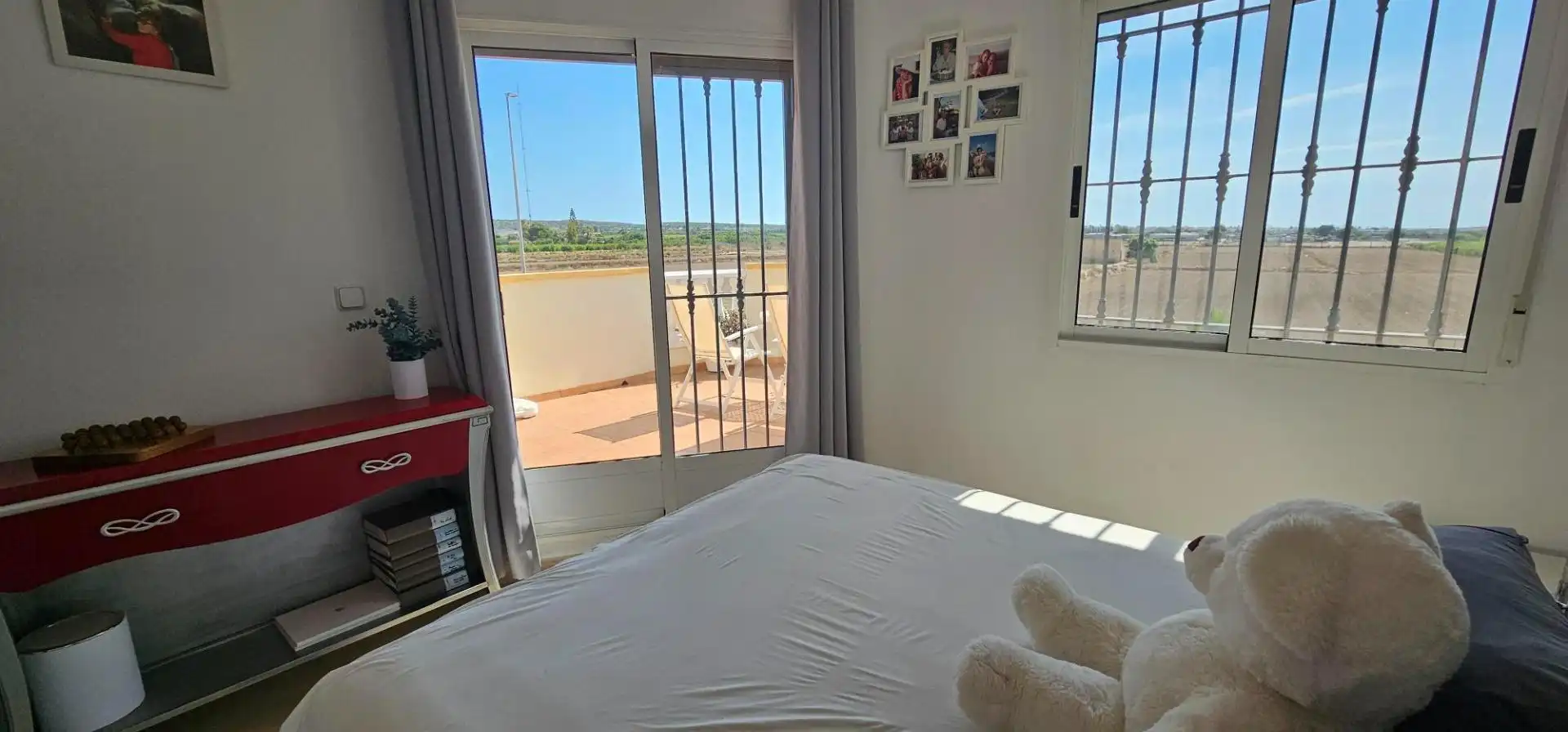 Dormitori de Casa o xalet en venda en El Raso