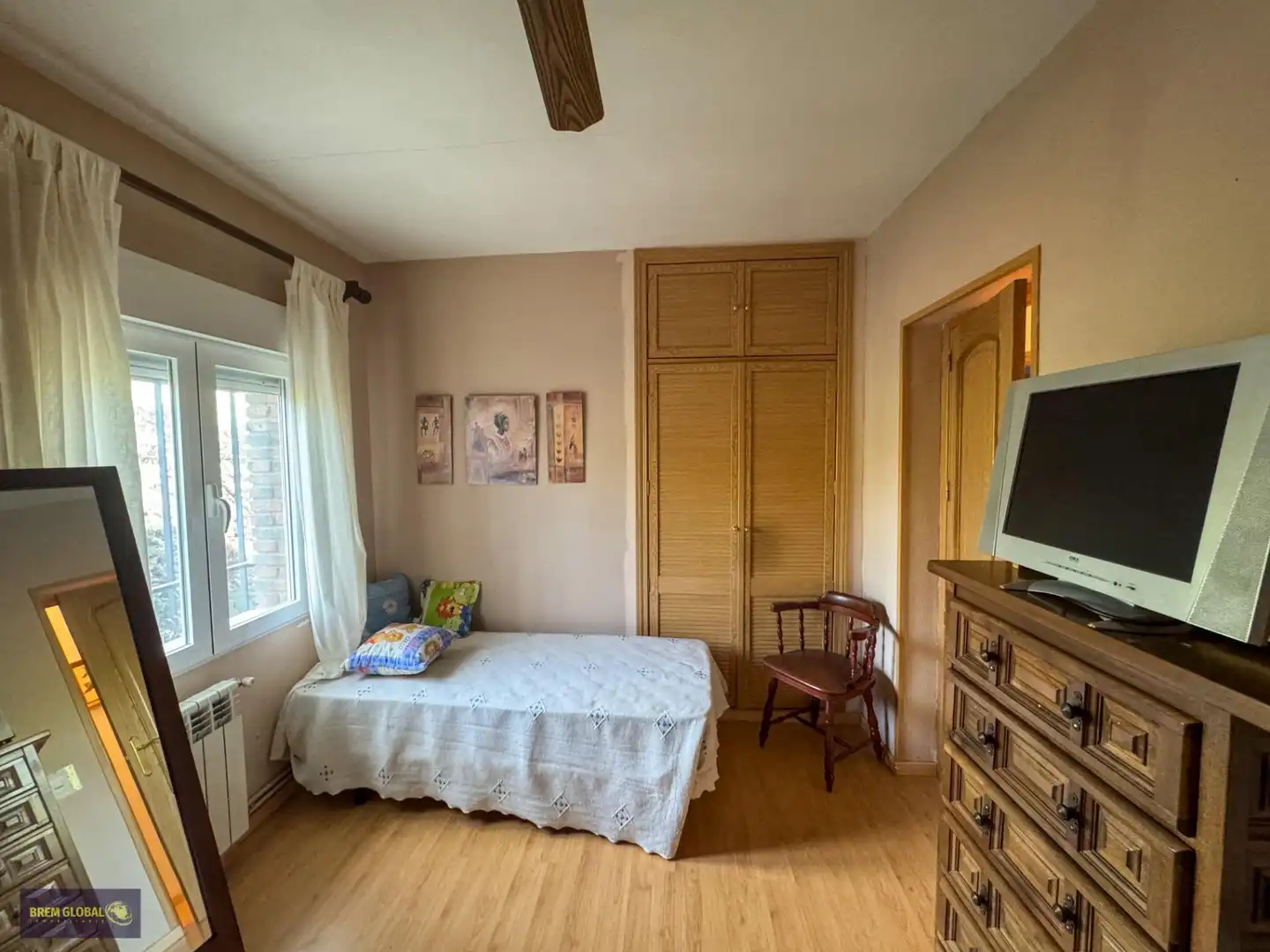 Dormitori de Casa o xalet en venda en La Cabrera amb Jardí privat, Terrassa i Traster