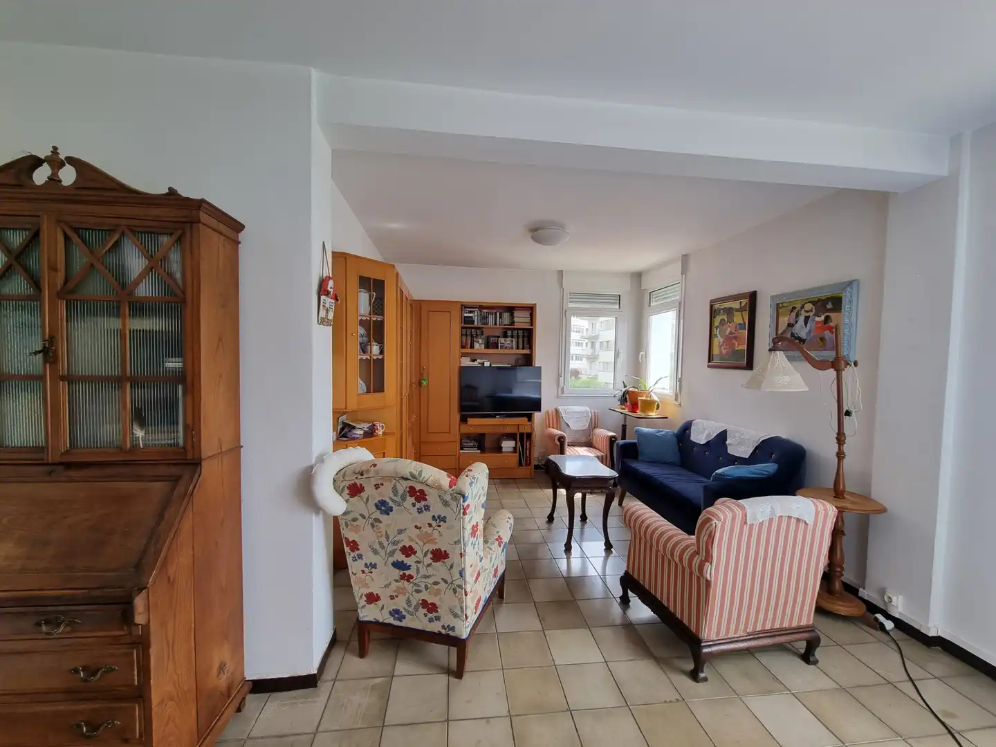 Sala d'estar de Pis en venda en Santiago de Compostela  amb Calefacció