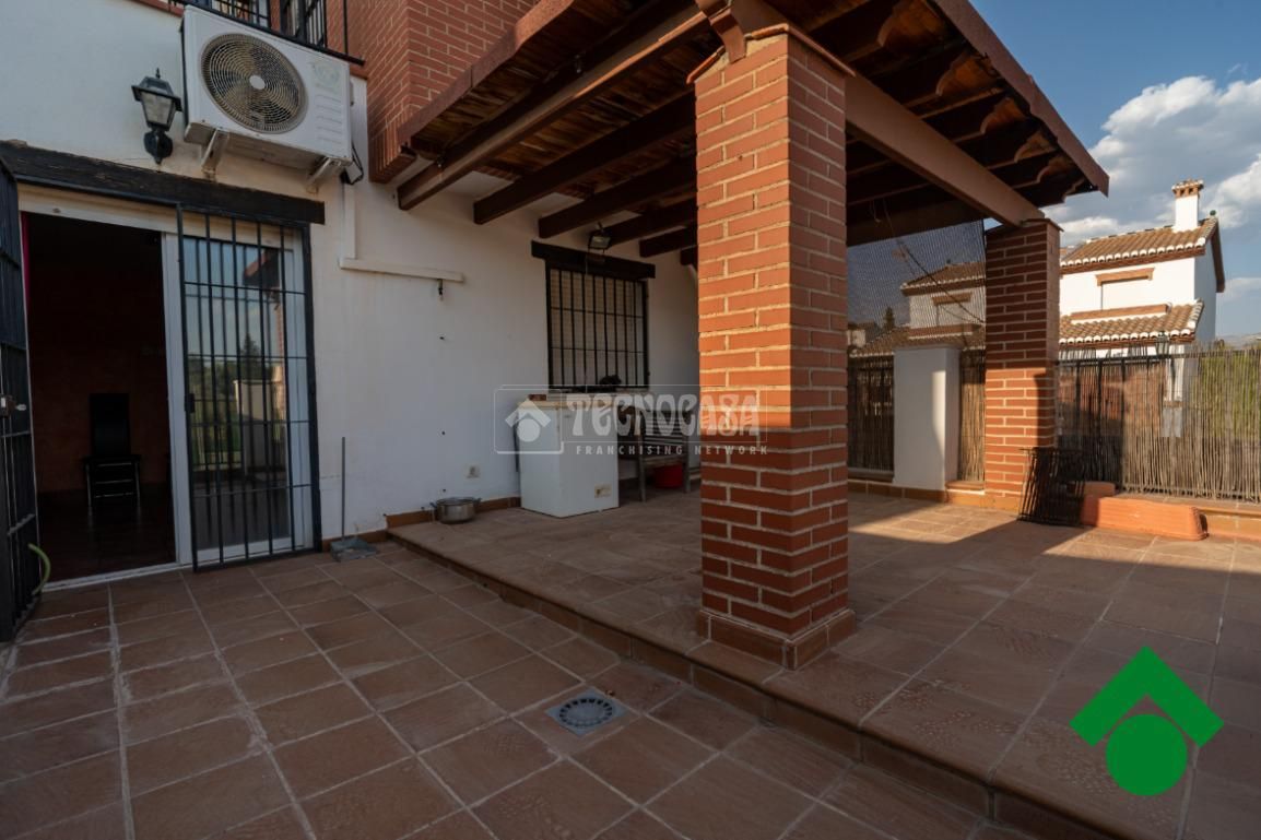Terrace of Single-family semi-detached for sale in Atarfe